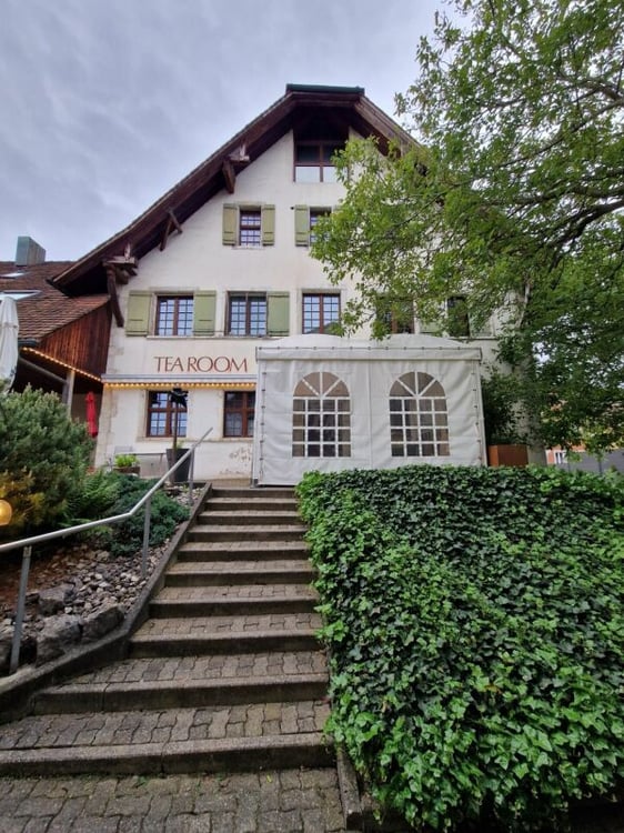 Restaurant mit Wohnungen 3