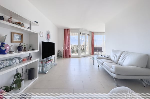 Appartement de 4,5 pièces avec grand jardin et piscine 2