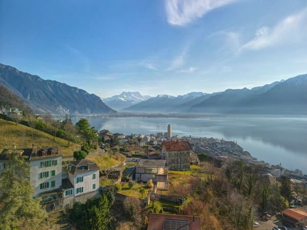 Appartement de 4,5 pièces avec grand jardin et piscine 1