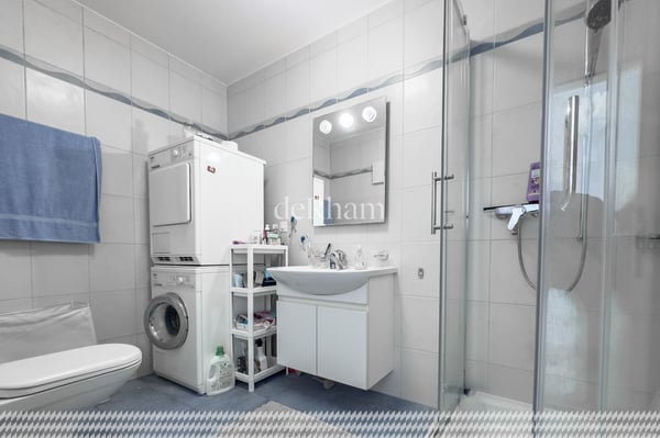 Appartement de 4,5 pièces avec grand jardin et piscine 9