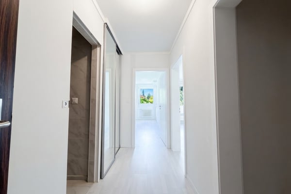 Appartement de 2.5 pcs profitant d'une vue splendide à deux pas du Lac 6