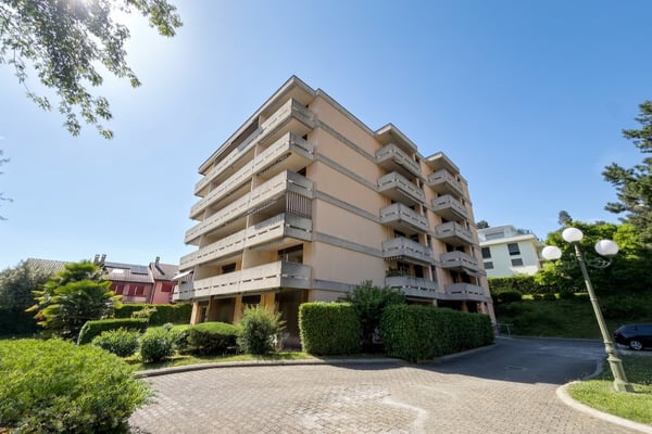 Appartement de 2.5 pcs profitant d'une vue splendide à deux pas du Lac 8