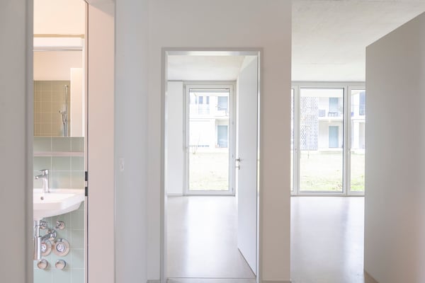 Moderne 2.5-Zimmer-Wohnung mit Balkon im Quartier Les Amis, Biel/Bienne 8