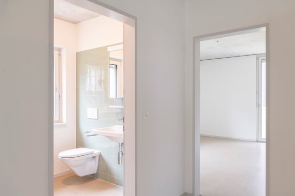 Moderne 2.5-Zimmer-Wohnung mit Balkon im Quartier Les Amis, Biel/Bienne 9