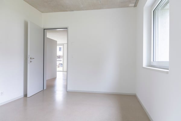 Moderne 2.5-Zimmer-Wohnung mit Balkon im Quartier Les Amis, Biel/Bienne 10