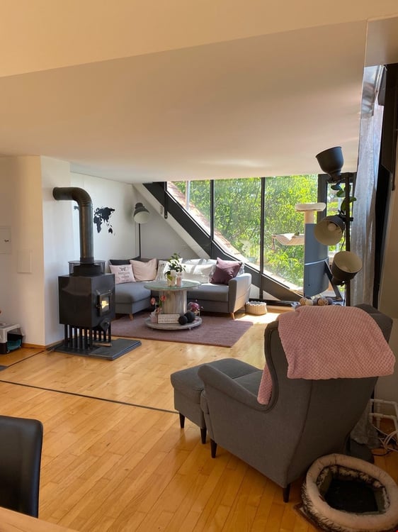 Sonnige Dachwohnung über den Dächern von Wil zu vermieten