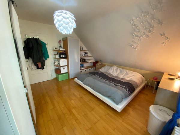 Sonnige Dachwohnung über den Dächern von Wil zu vermieten 2