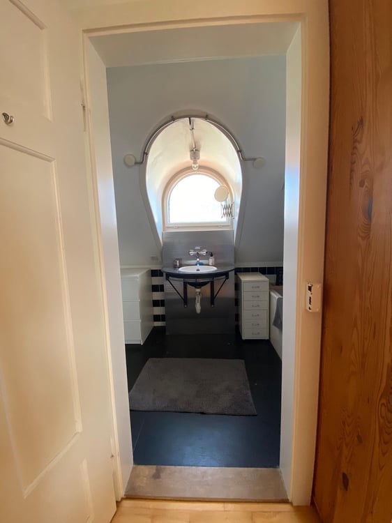 Sonnige Dachwohnung über den Dächern von Wil zu vermieten 5