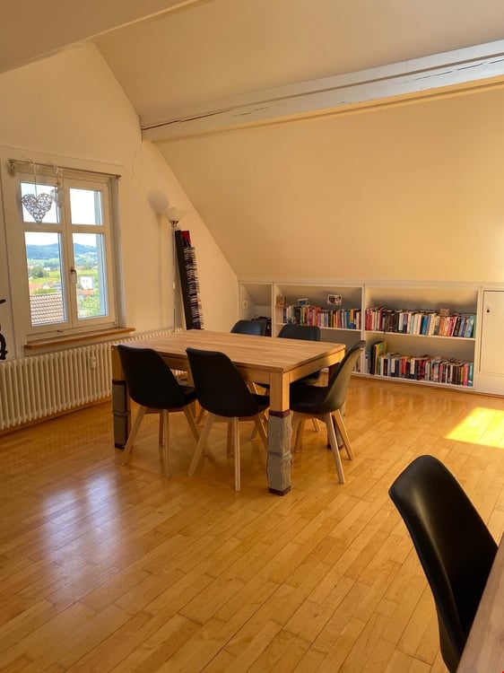 Sonnige Dachwohnung über den Dächern von Wil zu vermieten 14