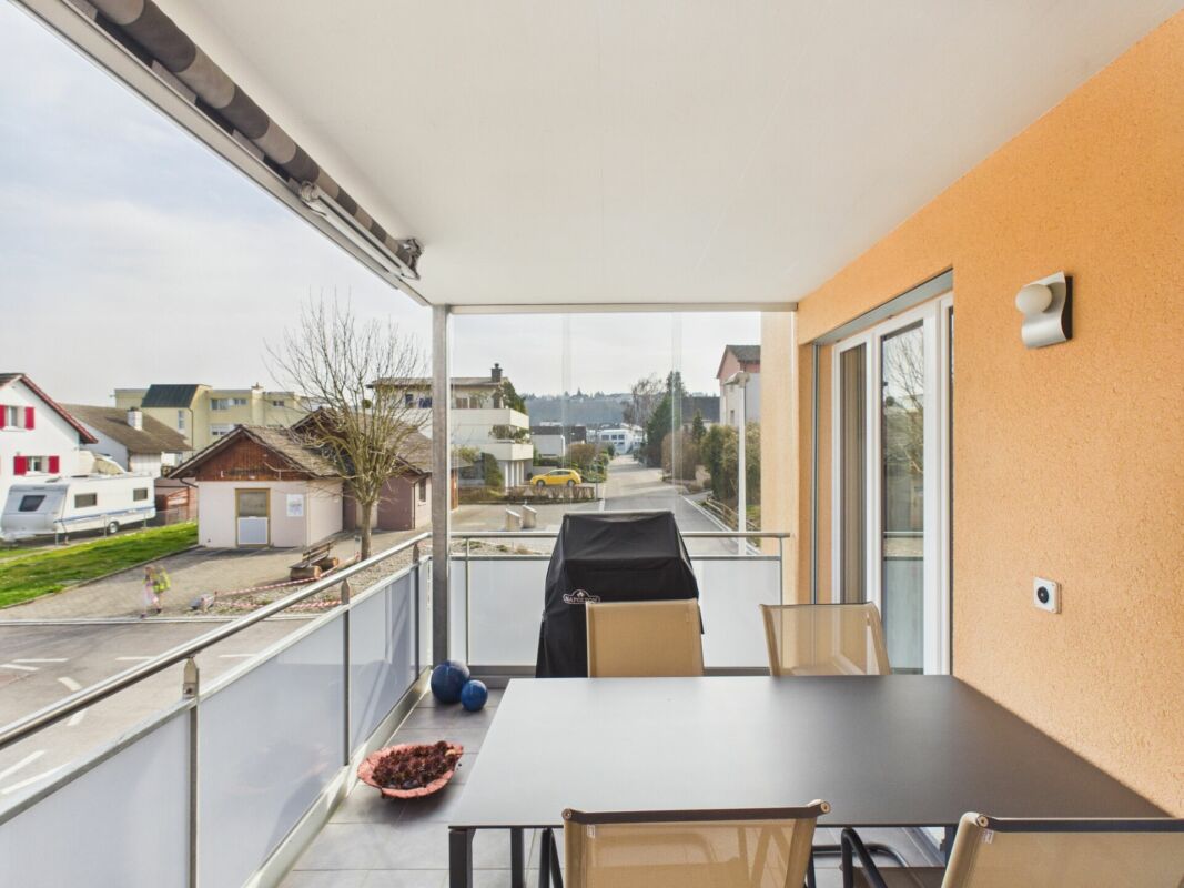 Grosszügige Designwohnung mit zwei Balkonen und stilvollem Wohnambiente