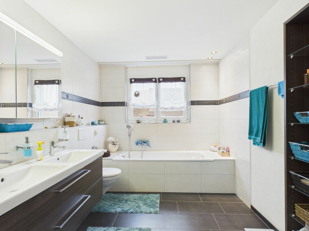 Grosszügige Designwohnung mit zwei Balkonen und stilvollem Wohnambiente
