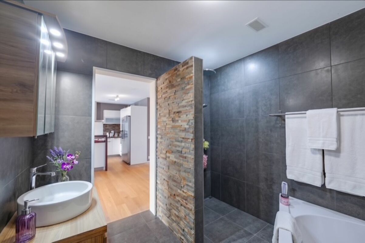 Hallwilersee: Exklusive 4.5-Zimmer-Wohnung mit grosser Garten-Terrasse, Panorama & viel Privatsphäre