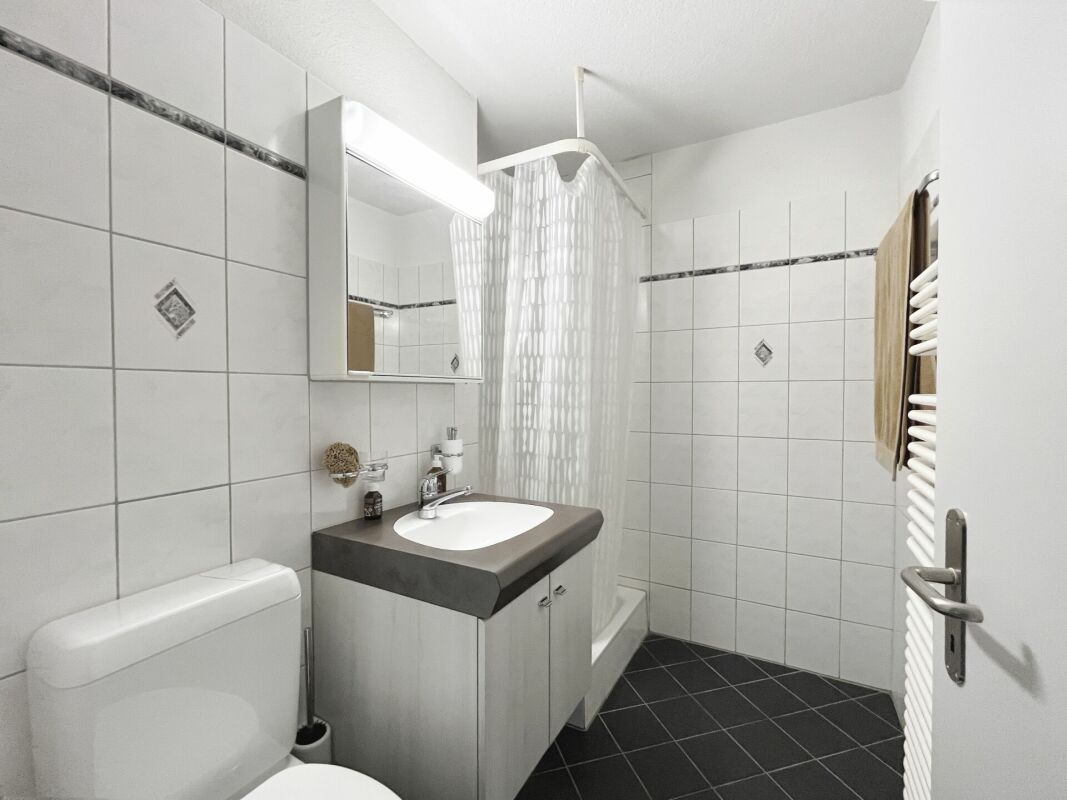 Immobilie in Langwiesen - Grosszügige 7½-Zimmer-Wohnung mit Wintergarten und zwei Tiefgaragenplätzen - Bild 8