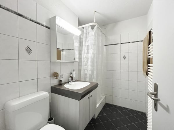 Grosszügige 4½-Zimmer-Wohnung mit Wintergarten und zwei Tiefgaragenplätzen 9