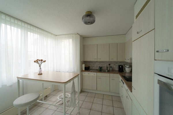 Grosszügige 4½-Zimmer-Wohnung mit Wintergarten und zwei Tiefgaragenplätzen 4