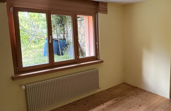 1.5-Zimmer Einfamilienhaus mit einem idyllischen Umschwung, verschiedenen Sitzplätzen + Gartenhaus. 18