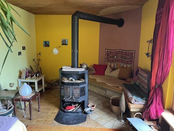 1.5-Zimmer Einfamilienhaus mit einem idyllischen Umschwung, verschiedenen Sitzplätzen + Gartenhaus. 6