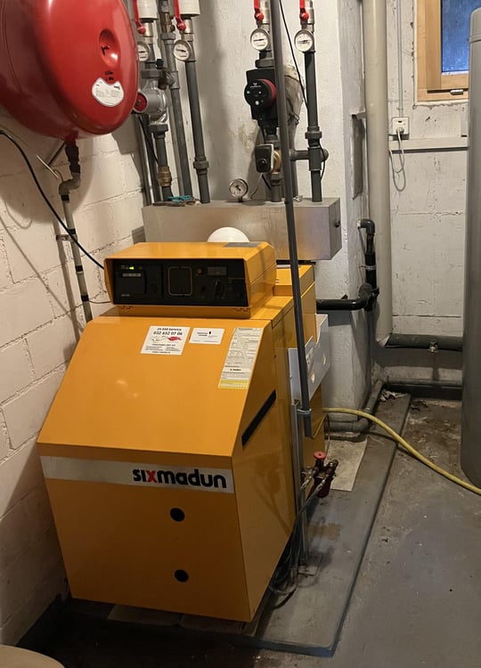 1.5-Zimmer Einfamilienhaus mit einem idyllischen Umschwung, verschiedenen Sitzplätzen + Gartenhaus. 23