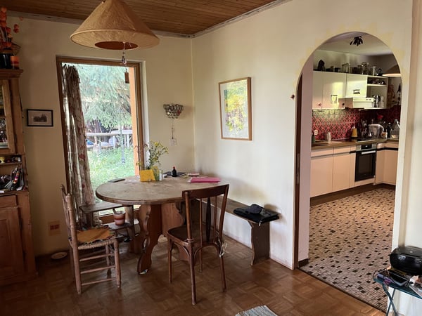 1.5-Zimmer Einfamilienhaus mit einem idyllischen Umschwung, verschiedenen Sitzplätzen + Gartenhaus. 8