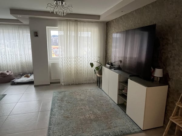 Exklusives Einfamilienhaus mit Einliegerwohnung an ruhiger Hanglange. 11