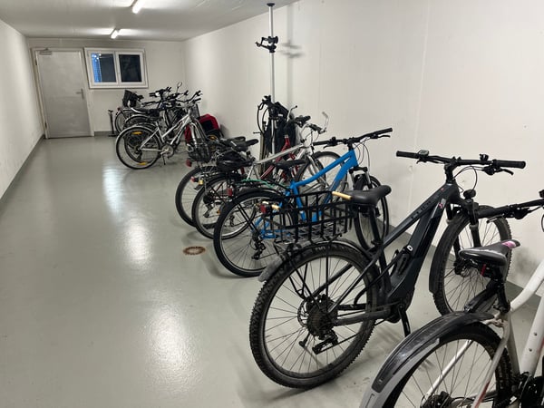 Sonnige 4.5-Zimmer Attikawohnung mit grosser Terrasse und Parkplatz in der Tiefgarage. 21