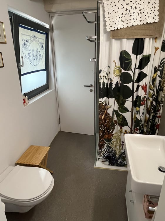 Kleinhaus (2.5 Zimmer, neuwertig) mit Garten an idyllischer Lage im Feriendorf Walde (mit Freibad). 14
