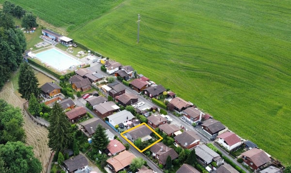 Kleinhaus (2.5 Zimmer, neuwertig) mit Garten an idyllischer Lage im Feriendorf Walde (mit Freibad). 3