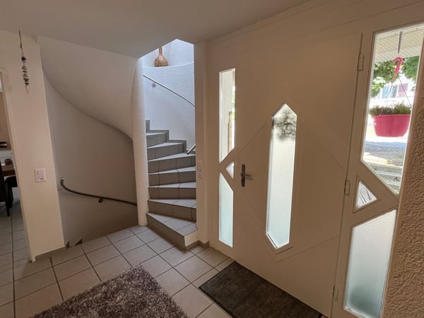 Stilvolles, ruhig gelegenes 6.5-Zimmer-Einfamilienhaus. 17