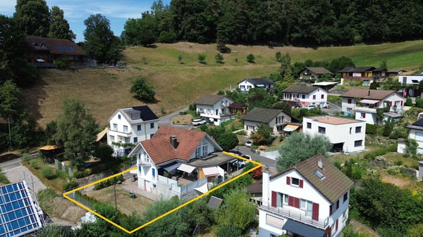 Stilvolles, ruhig gelegenes 6.5-Zimmer-Einfamilienhaus. 1