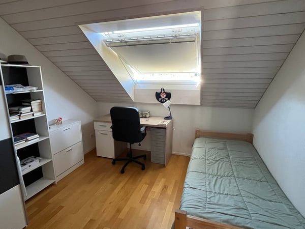 4.5-Zimmer-Maisonette-Wohnung mit viel Charme und grossem Balkon. 9