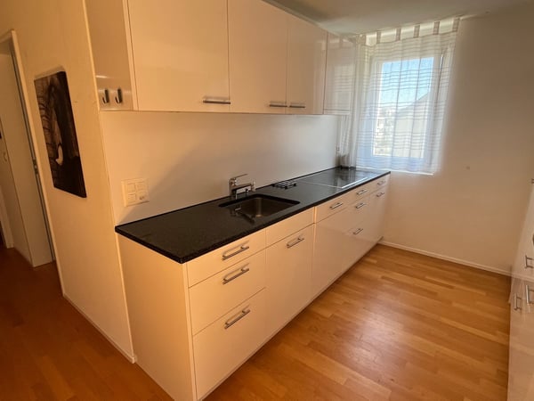4.5-Zimmer-Maisonette-Wohnung mit viel Charme und grossem Balkon. 7