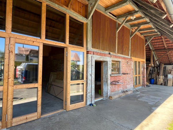 Bauernhausteil zum selber fertig ausbauen an ruhiger Lage mit schönem Garten. 4