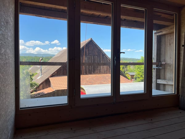 Bauernhausteil zum selber fertig ausbauen an ruhiger Lage mit schönem Garten. 14