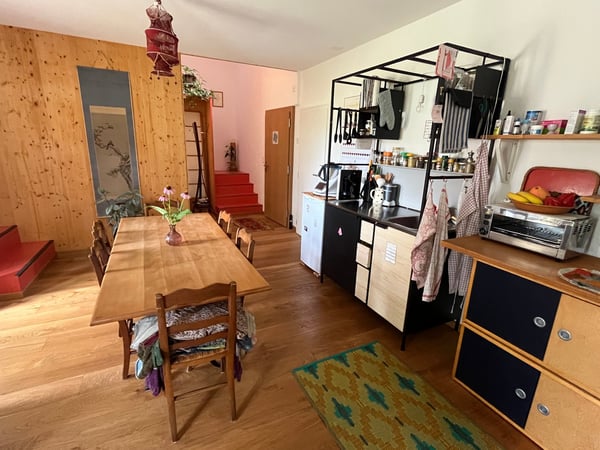 Bauernhaus mit 2 Wohnungen und Restaurant (mit weiteren Wohnungen ausbaubar). 4