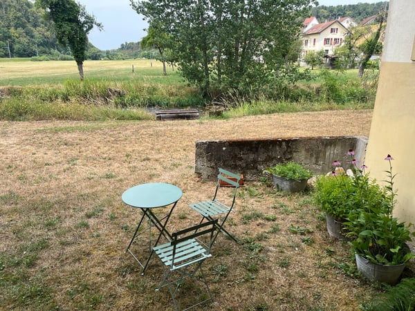 Bauernhaus mit 2 Wohnungen und Restaurant (mit weiteren Wohnungen ausbaubar). 25