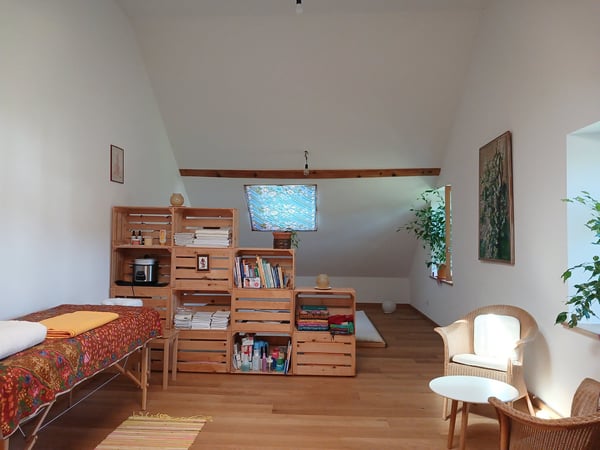 Bauernhaus mit 2 Wohnungen und Restaurant (mit weiteren Wohnungen ausbaubar). 13