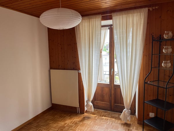 Bauernhaus mit 2 Wohnungen und Restaurant (mit weiteren Wohnungen ausbaubar). 21