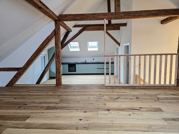 Charmante 2.5-Zimmer-Dachwohnung in Diessbach bei Büren