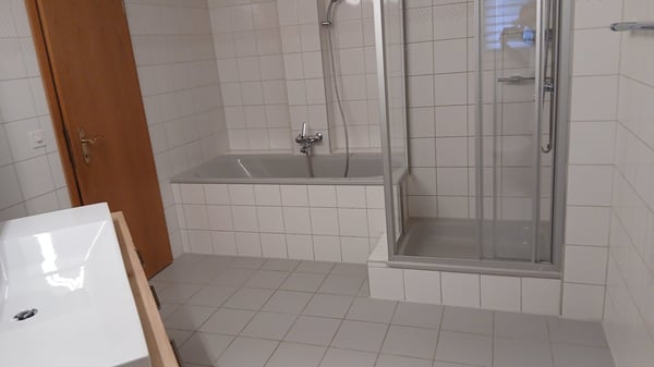 Grosse 4.5 -Zimmer-Wohnung mit Balkon und Kamin, TOP-Lage in Steffisburg 7