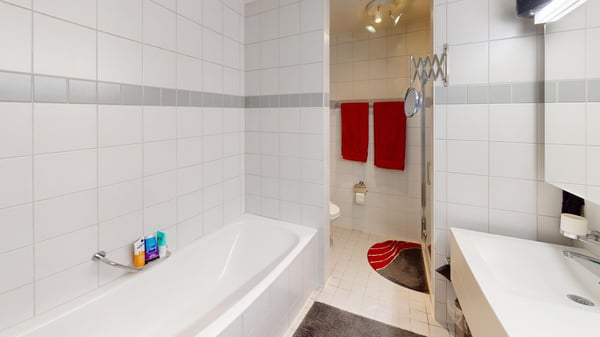 Helle, grosszügige 5.5-Zimmer-Maisonettewohnung mit 3 Parkplätzen an zentraler Lage in Burgdorf 12