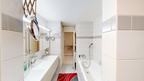 Helle, grosszügige 5.5-Zimmer-Maisonettewohnung mit 3 Parkplätzen an zentraler Lage in Burgdorf 11