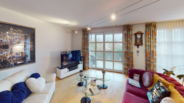 Helle, grosszügige 5.5-Zimmer-Maisonettewohnung mit 3 Parkplätzen an zentraler Lage in Burgdorf 2