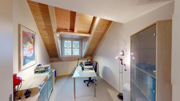 Helle, grosszügige 5.5-Zimmer-Maisonettewohnung mit 3 Parkplätzen an zentraler Lage in Burgdorf 7