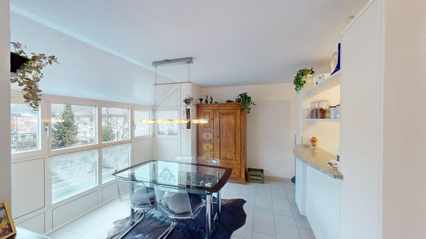 Helle, grosszügige 5.5-Zimmer-Maisonettewohnung mit 3 Parkplätzen an zentraler Lage in Burgdorf 4