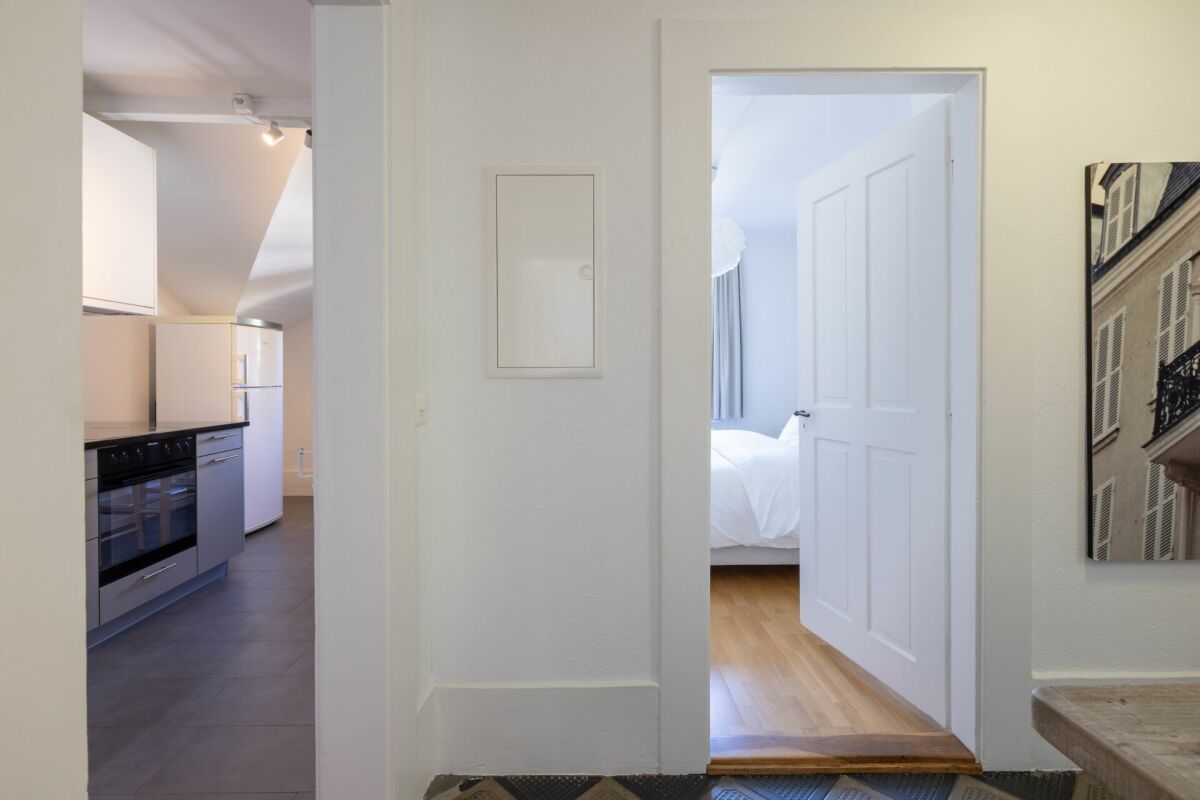 Furnished 2.5 room business apartment with the theme Le Corbusier