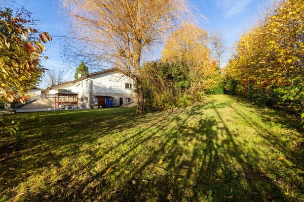 Einfamilienhaus mit Gartentraum in Courtepin