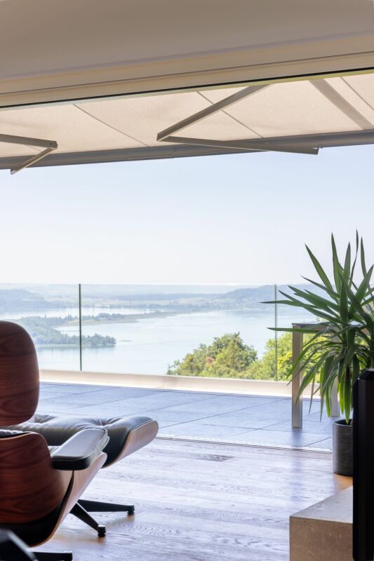 Appartement en attique avec vue sur le lac- 10min de Bienne, 25min de Neuchâtel