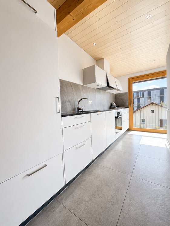 Charmant appartement de 2,5 pièces au dernier étage à Givisiez 1