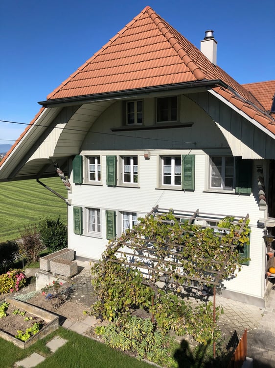 Charmante 3.5-Zimmer-Wohnung im historischen Haus in Schafhausen i.E. 1
