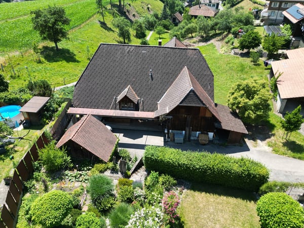 Mehrfamilienhaus mit Gewerbe in Sumiswald 2